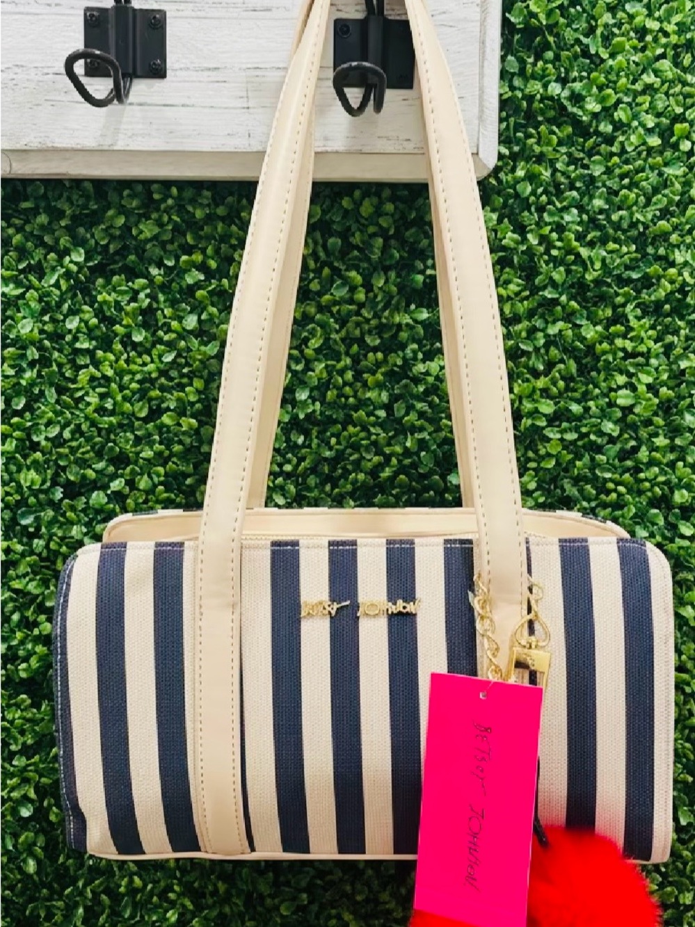 🍒Betsey Johnson Navy and Cream Striped Tote with Gold chain🍒